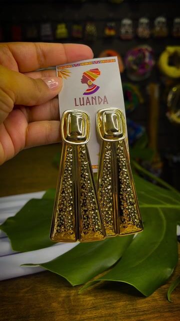 Vídeo de Brinco Rainha - Dourado