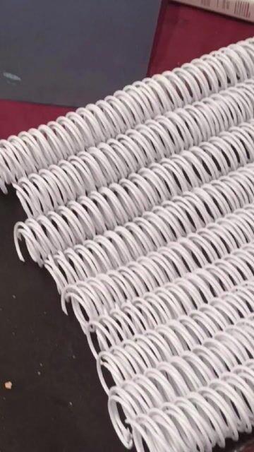 Video de Espiral plastico 45mm (350 Hojas) para Encuadernación