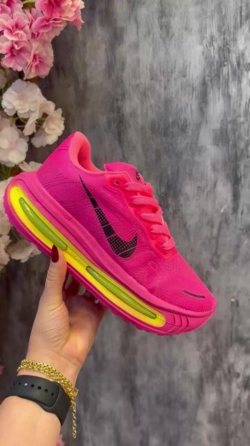 Video de Nike Vomero - Pink