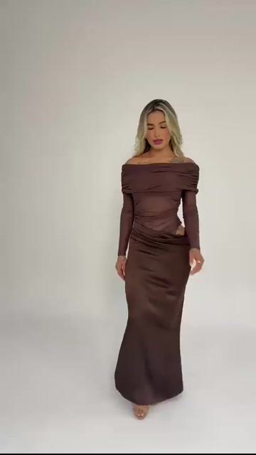 Video de Vestido longo com mangas longas