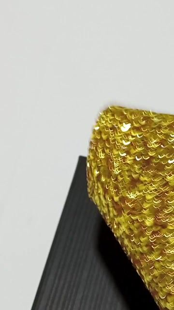 Video de Manta de Strass Cascalho Dourada 22 Fileiras - 40cm