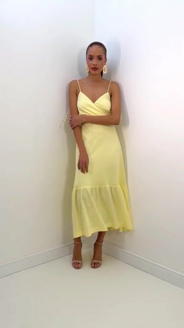 Video de Vestido Midi Decote V Malha Penteada
