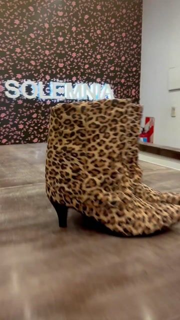 Video de SOLEMNIA SHOES