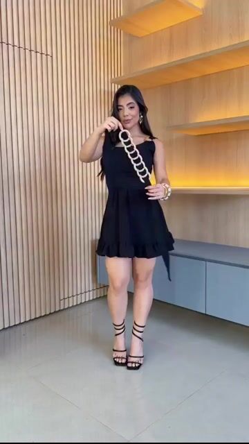 Video de Vestido no crepe c/cinto de argola