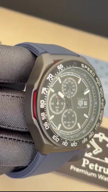 Video de TAG Heuer Fórmula 1 42mm - AÇO/MOSTRADOR PRETO - SILICONE