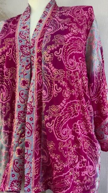 Video de Kimono de seda boho vermelho