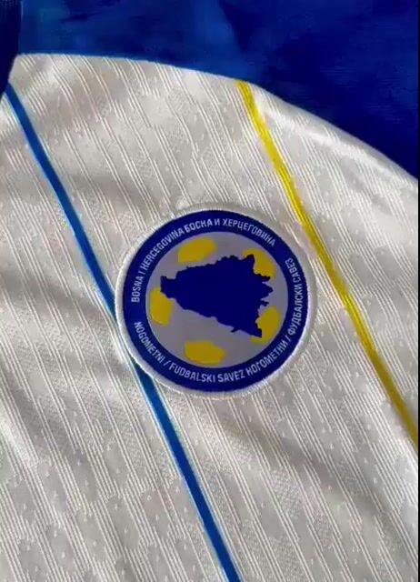 Video de CAMISETA BOSNIA 2025/26 BLANCA - TELA JUGADOR