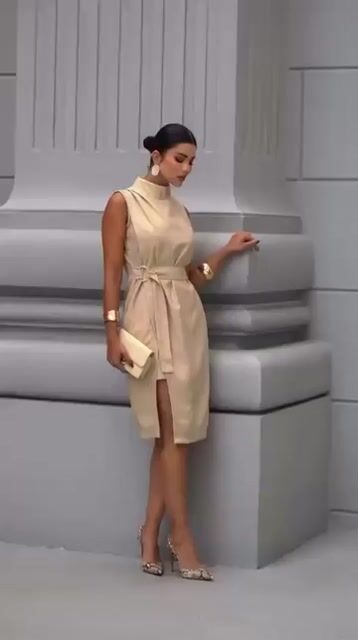 Video de Vestido Feminino com Cinto e Gola Alta Elegante