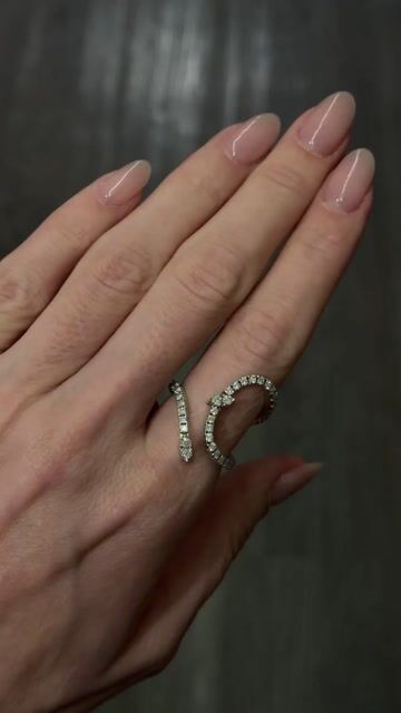 Vídeo de ANEL EVA COM DIAMANTES
