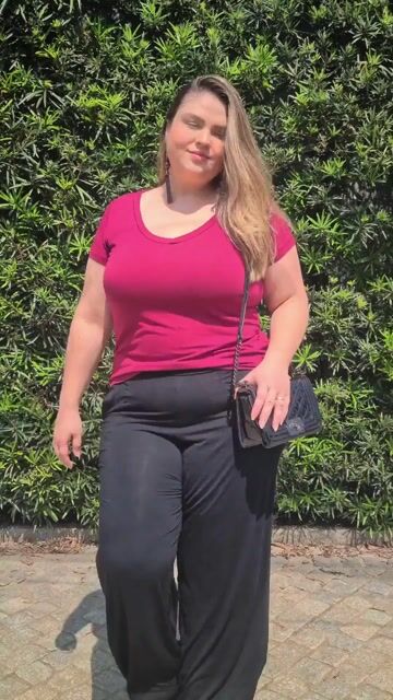 Vídeo de Blusa Feminina Joci Plus Size Decote V