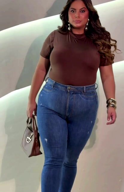 Vídeo de Blusa Tabata Romantic Plus Size