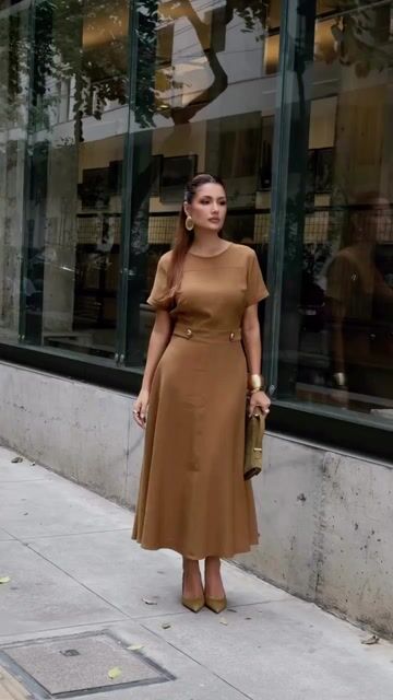 Video de VESTIDO COM DETALHE LATERAL