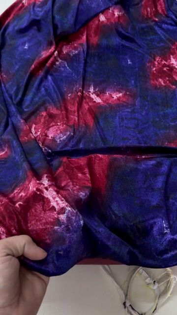 Vídeo de Corte 3,70m Tecido Veludo de Malha Estampado