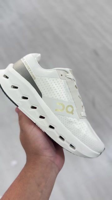 Vídeo de ON CLOUD RUNNING BRANCO