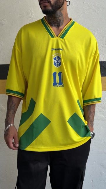 Video de Camisa Oversized Retro Brasil Totanka