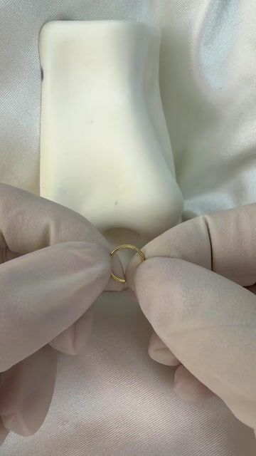 Vídeo de Argola nostril 0.8x8 - Titânio PVD Gold