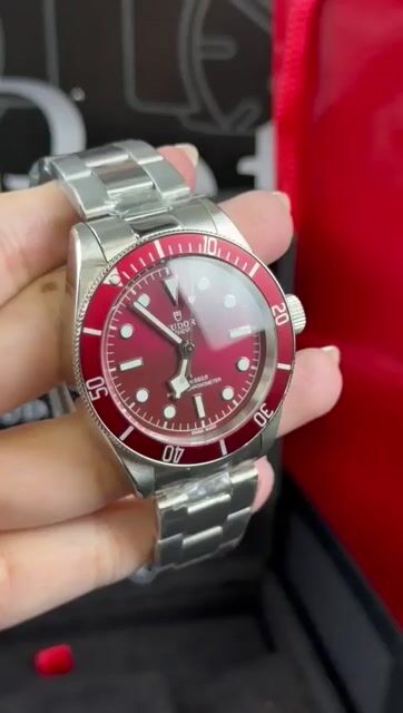 Video de Tudor Black Bay Vermelho - 41mm - Mostrador vermelho/Bezel vermelho