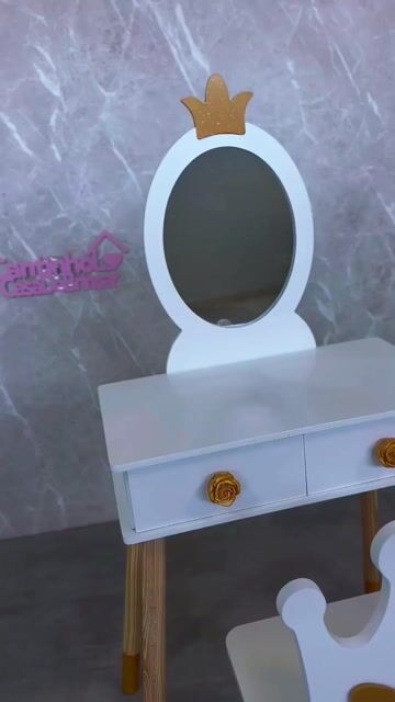 Vídeo de Penteadeira Infantil Princesas Mdf com Espelho e Cadeira