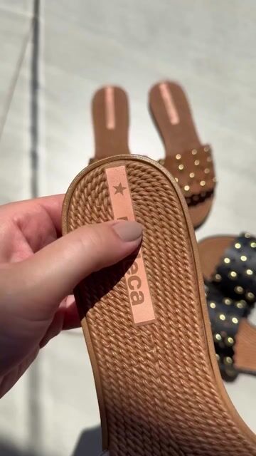 Video de Rasteirinha Moleca Leve Confortável Com Spikes 5297.482