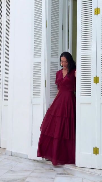 Vídeo de Vestido Longo De Festa Lucile Marsala com Mangas 3/4 de Tule Glitter com Saia em Camadas
