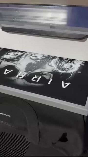 Video de Remera Airbag Blanco Y Negro