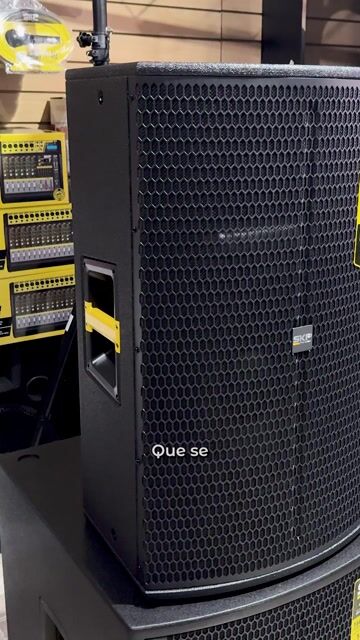 Video de Bafle potenciado SKP 800 w rms dsp QW15
