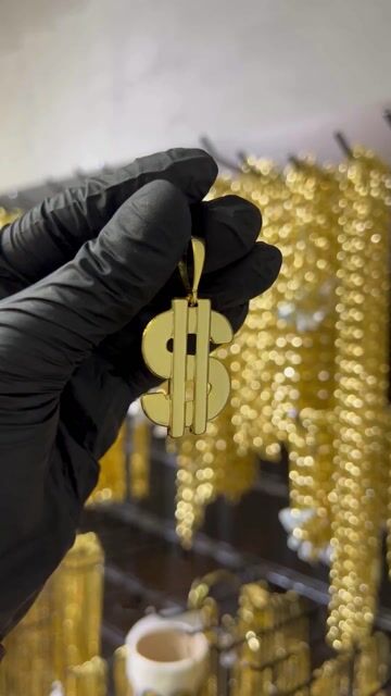 Vídeo de Pingente Cifrão Liso M Banhado A Ouro 18K