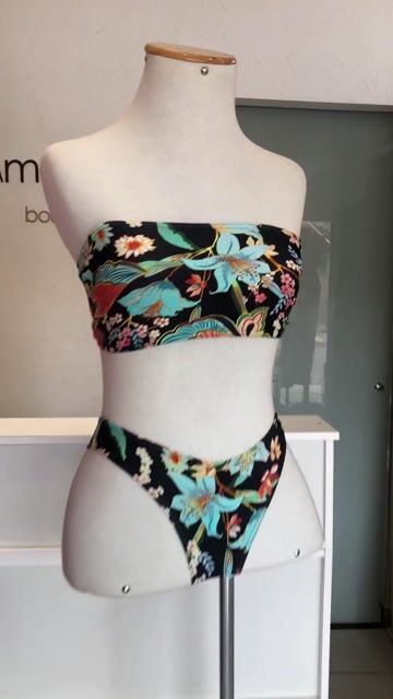 Vídeo de Conjunto de biquíni top floral azul