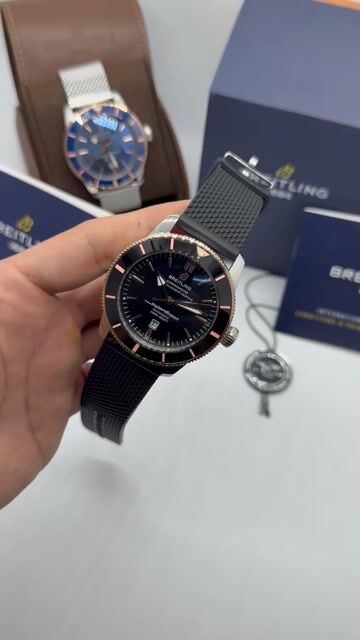 Video de Breitling Superocean 44mm - AÇO COM ROSE/MOSTRADOR PRETO - SILICONE
