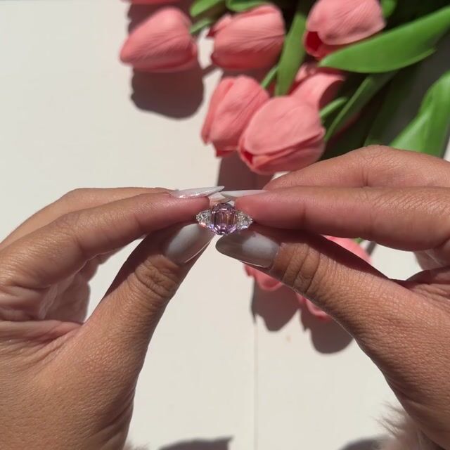 Video de Anel Amelie · Prata 925 · 4ct · Três Pedras