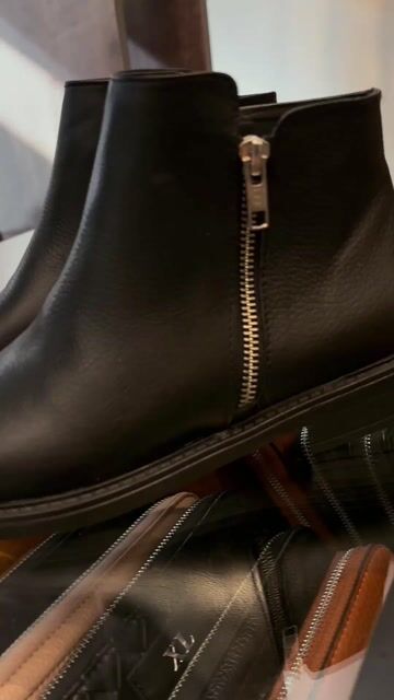 Video de SOLEMNIA SHOES