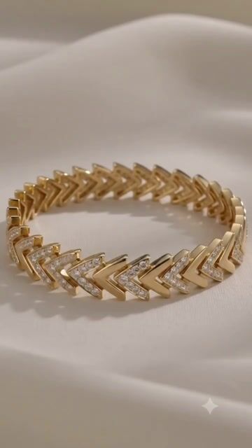Vídeo de Elora Jewels