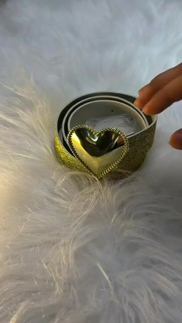 Vídeo de Cinto Infantil Feminino Glitter Dourado Coração Fashion Ajustável Menina Mini Diva Blogueirinha