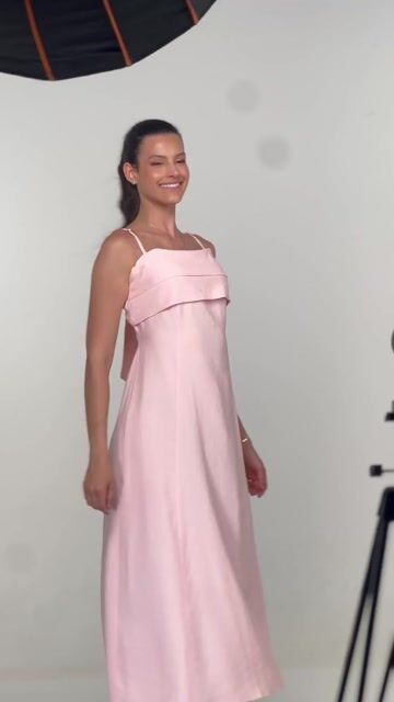 Vídeo de VESTIDO MIDI LAYSE