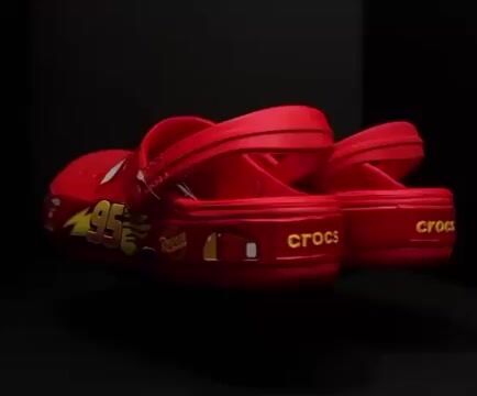 Video de Crocs x Rayo McQueen