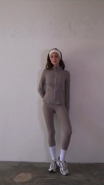 Video de CAMPERA AURA