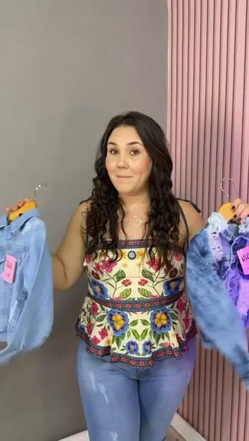 Vídeo de Jaqueta Infantil Jeans Tradicional Destroyed Moda Blogueirinha Mini Diva
