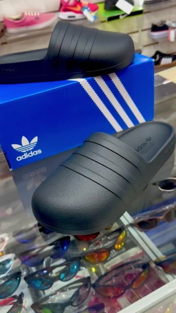 Vídeo de Chinelo Slide Masculino Adidas