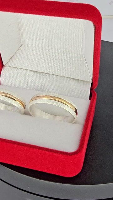Video de Alianzas Plata Y Oro Rojo Rose Media Caña 5 Mm De Ancho M50