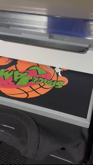 Video de Remera Space Jam Pelota Naranja