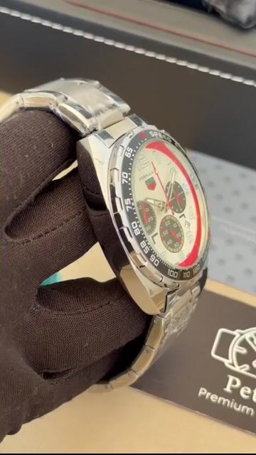 Video de TAG Heuer Fórmula 1 44mm - AÇO/MOSTRADOR BRANCO