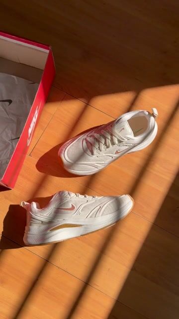 Vídeo de Nike Running Fit 1989 Off/Nude