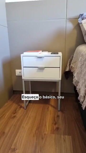 Vídeo de Mesa de Cabeceira Fl Decor, Design Moderno e Funcionalidade