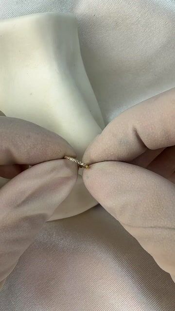 Vídeo de G'ring nostril cravejada 1.0x8 - Titânio PVD Gold