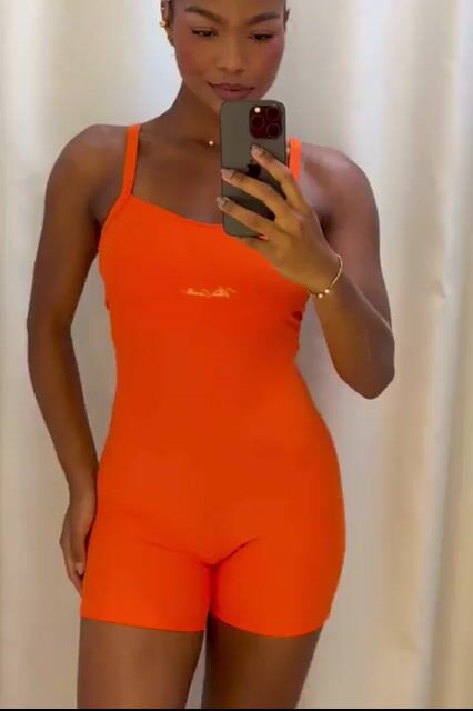 Vídeo de VITORIA CARVALHO MODA FITNESS