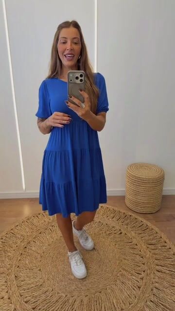 Vídeo de Vestido Lily em Visco Lycra com Manga Balonê e Saia Três Marias