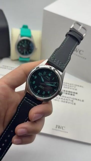 Video de IWC Pilot Mark XX 41mm - Aço/Mostrador Preto - COURO