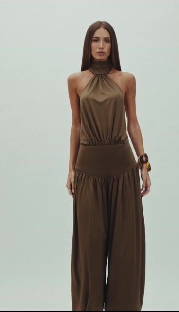 Video de MACACÃO FLUIDO ODETTE COSTAS NUAS