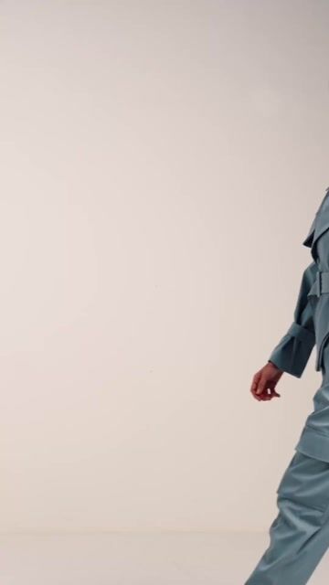 Vídeo de Bia Souza | Moda Autoral Feminina com Assimetria e Fluidez