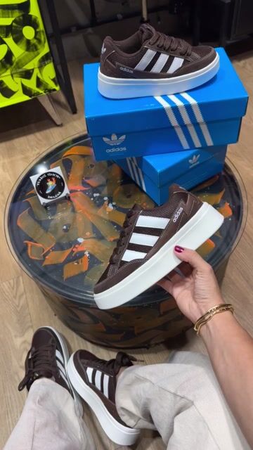 Vídeo de Adidas Wcard
